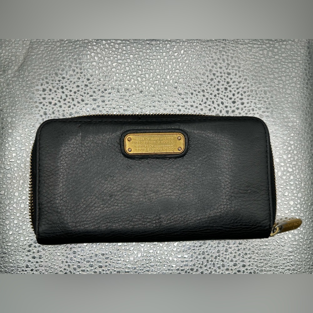 MARC BY MARC JACOBS CLASSIC BLACK LEATHER ZIPPER WALLET